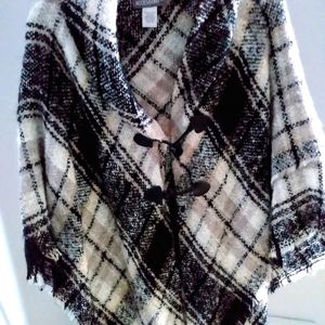 Women's throw / button shaw. Very nice soft cream, black & light brown one size